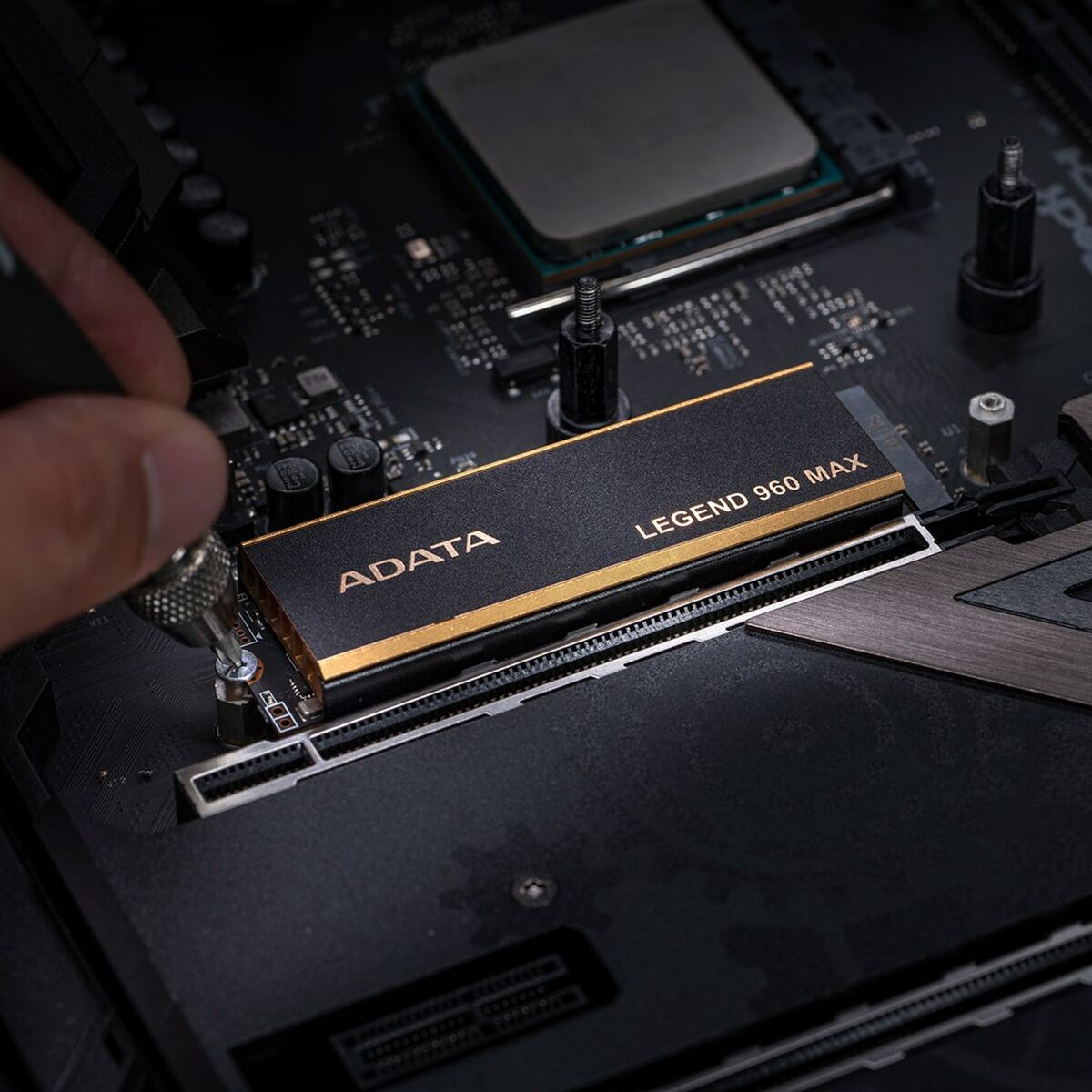 Твърд диск Adata LEGEND 960 MAX 4 TB SSD
